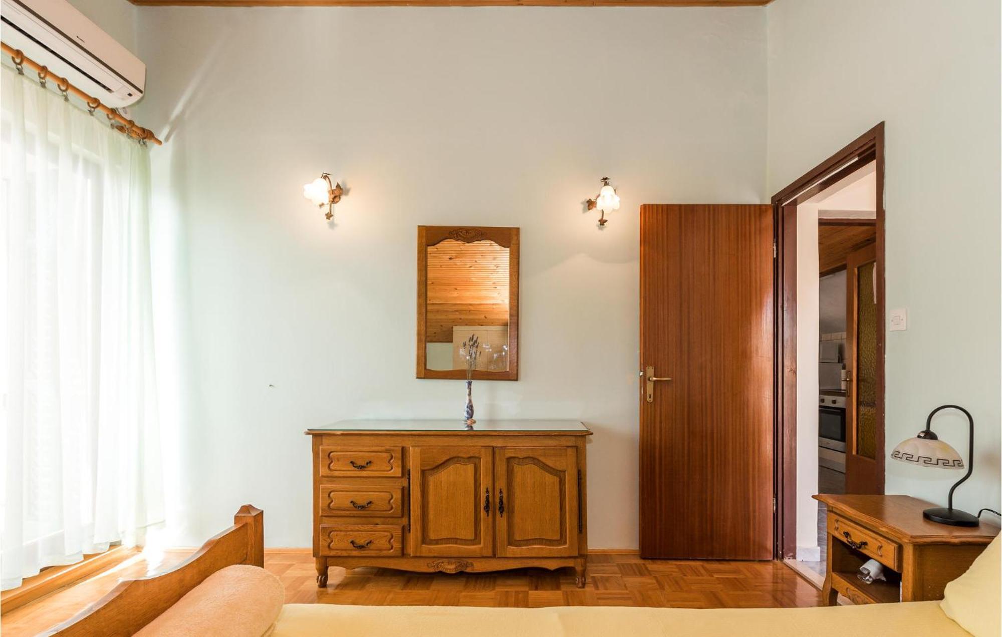 Awesome Apartment In Jadrija With Wifi المظهر الخارجي الصورة